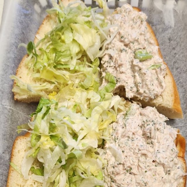 Tuna Sandwich (8").