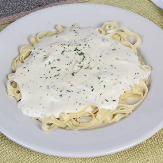 Fettuccine Alfredo (Dinner).