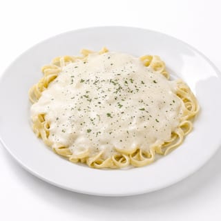 Fettuccine Alfredo (Family Feast)
