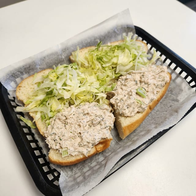 Tuna Sandwich (8").